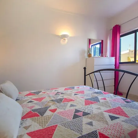 Bemposta 1Br Flat W/ Pool By Lovelystay Appartamento *