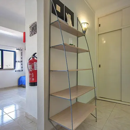 Bemposta 1Br Flat W/ Pool By Lovelystay